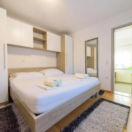 Jeli Apartmán Starigrad Paklenica