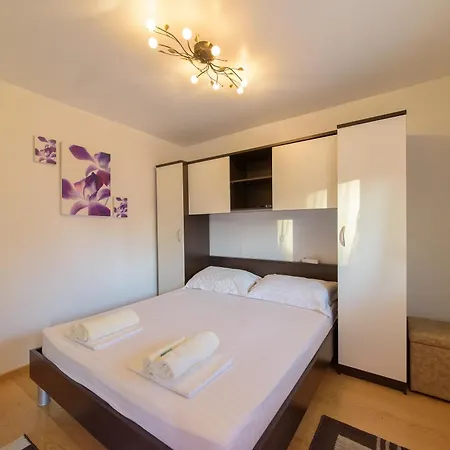 Apartment Jeli Starigrad Paklenica