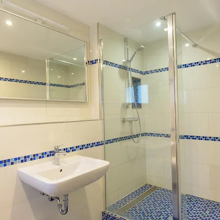 Jeli Apartment *