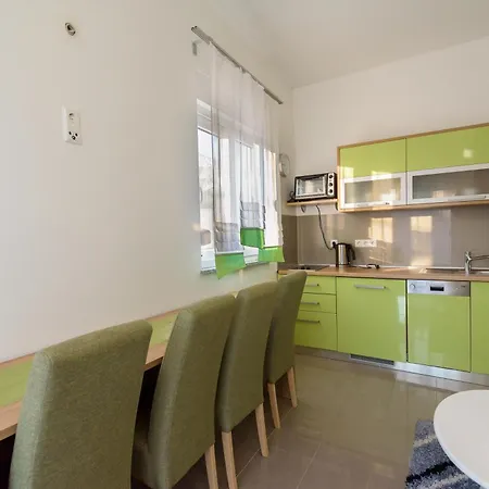 Jeli Apartment Starigrad Paklenica