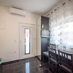 Jeli * Starigrad Paklenica
