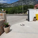 Jeli * Starigrad Paklenica