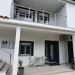 Jeli * Starigrad Paklenica