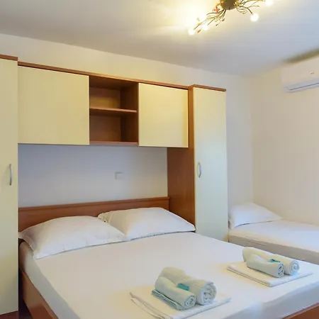 Jeli Апартаменты Стариград-Пакленица